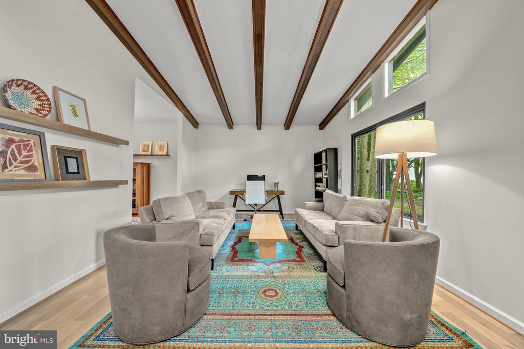 6706 PINE CREEK COURT