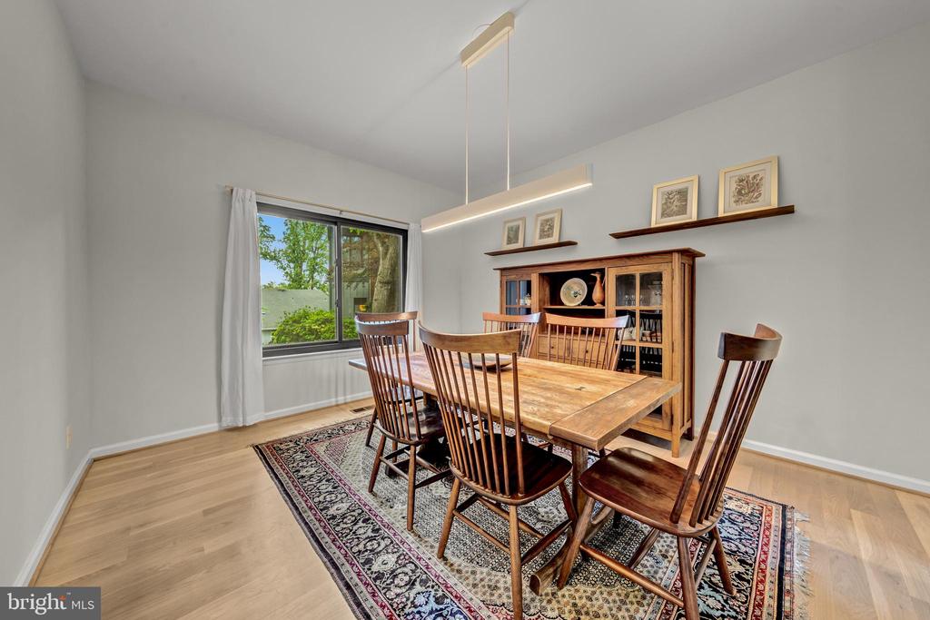 6706 PINE CREEK COURT