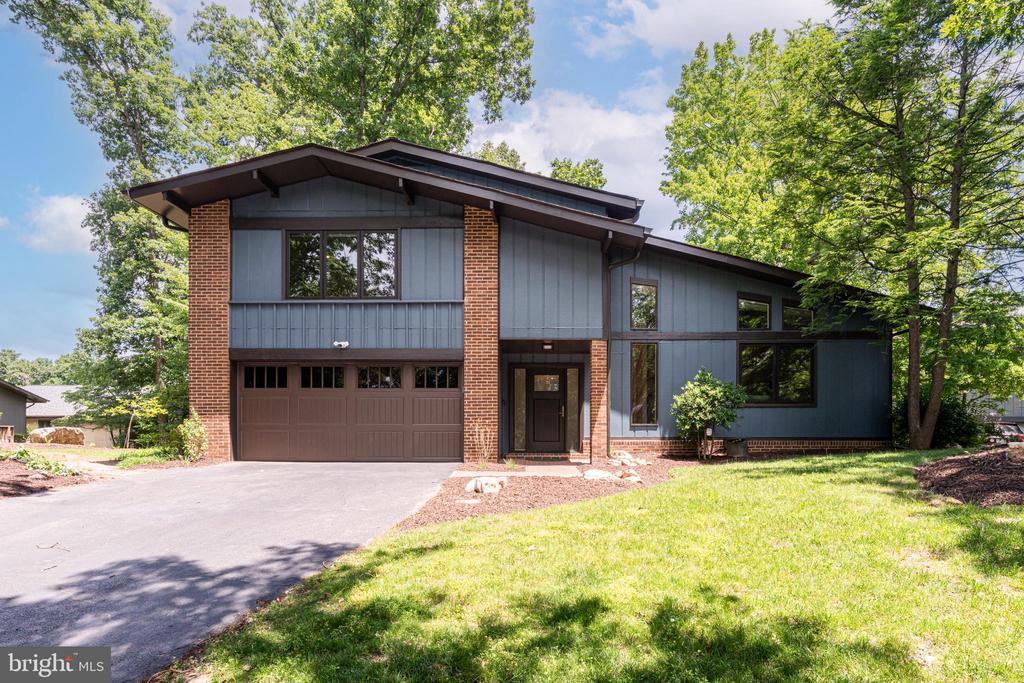 6706 PINE CREEK COURT