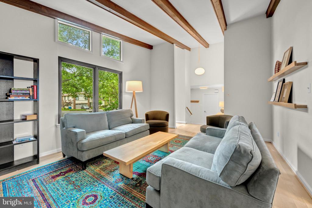 6706 PINE CREEK COURT