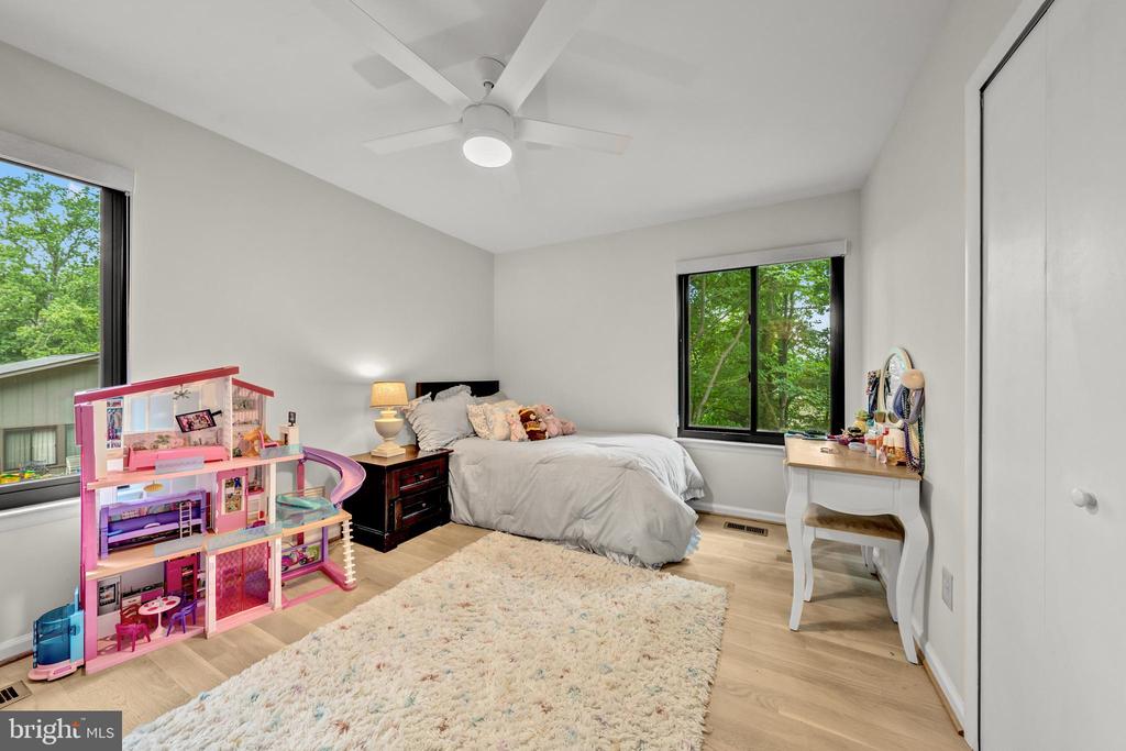 6706 PINE CREEK COURT