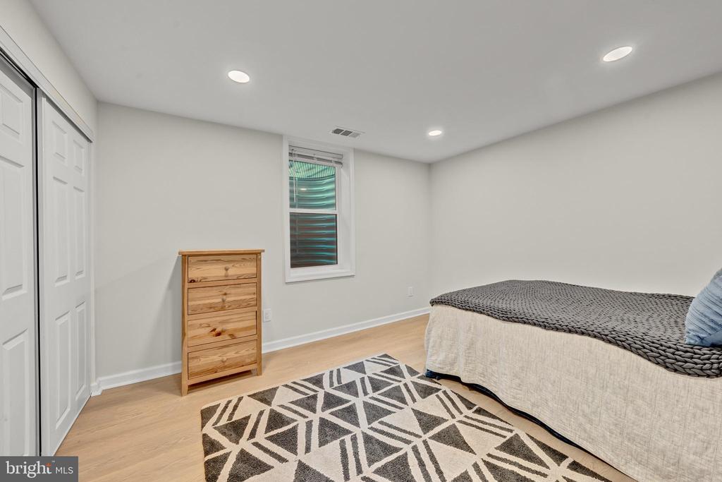 6706 PINE CREEK COURT