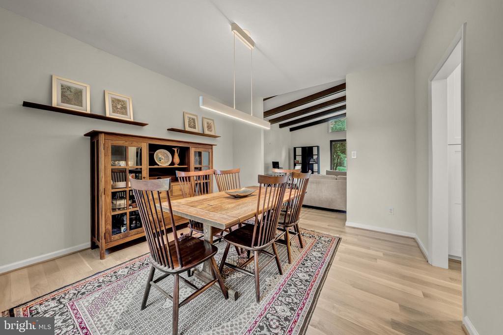 6706 PINE CREEK COURT