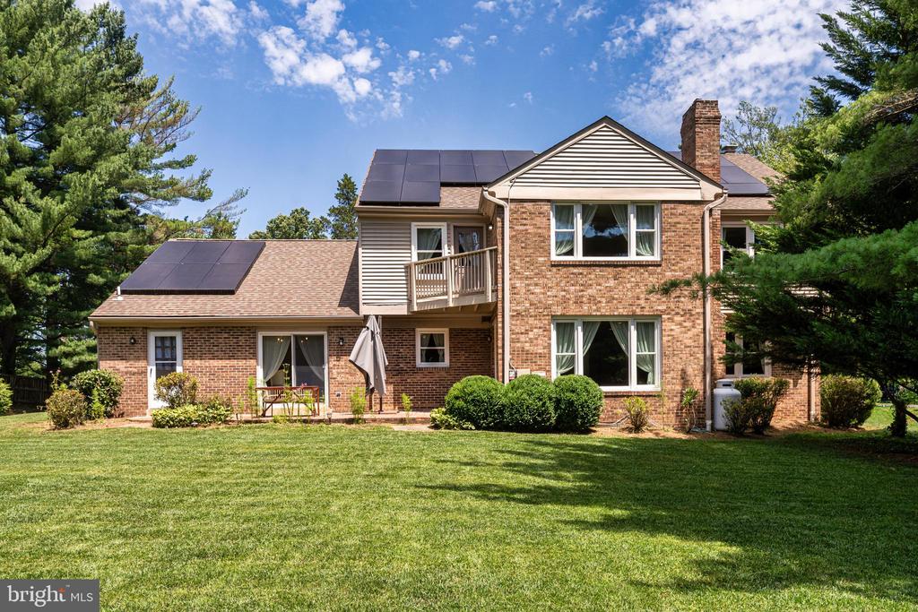 1077 SPRING HILL ROAD