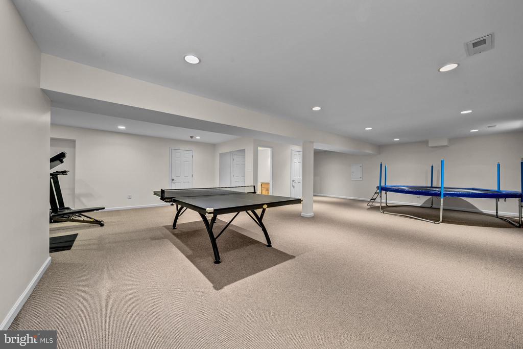 1077 SPRING HILL ROAD