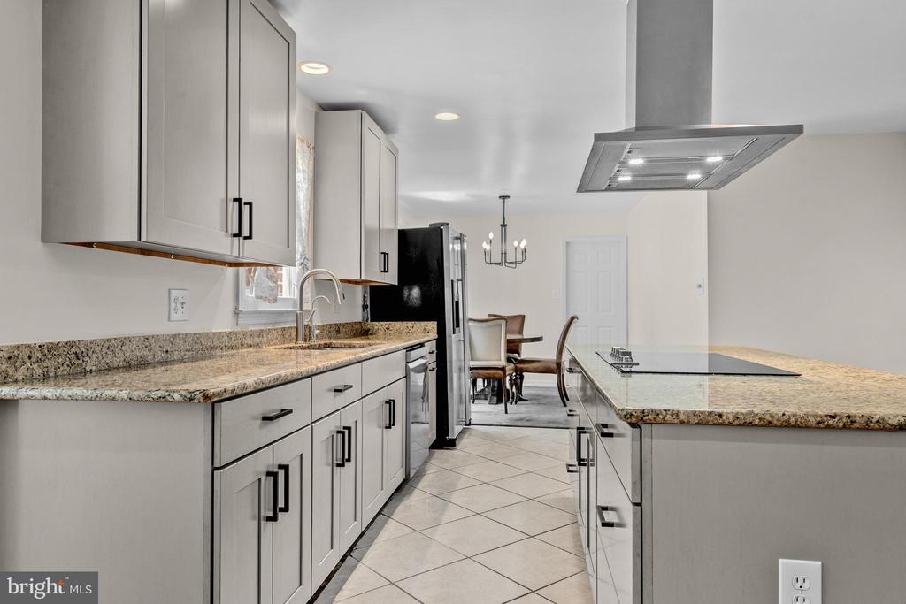 1077 SPRING HILL ROAD