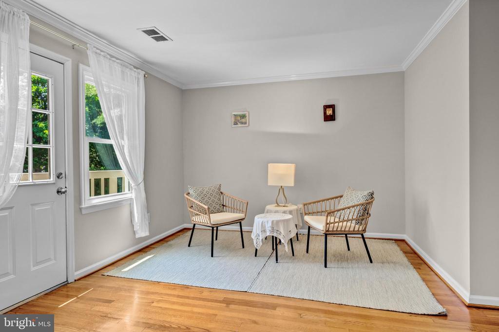 1077 SPRING HILL ROAD