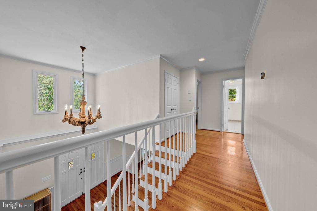1077 SPRING HILL ROAD