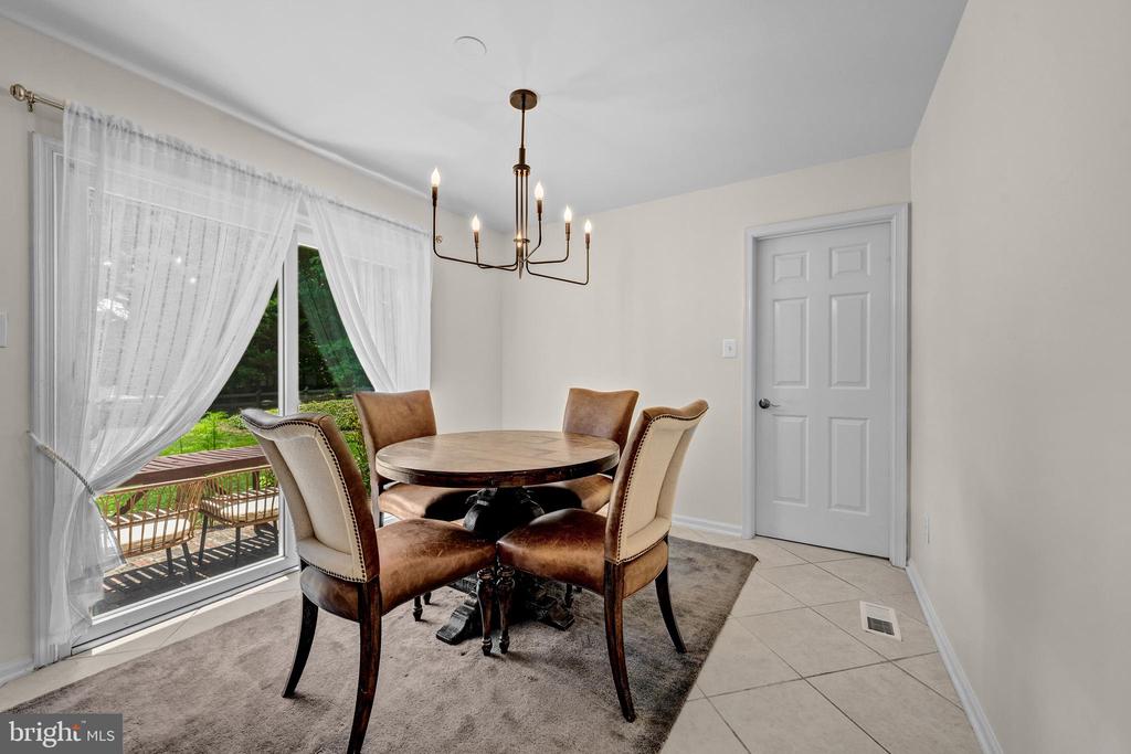 1077 SPRING HILL ROAD