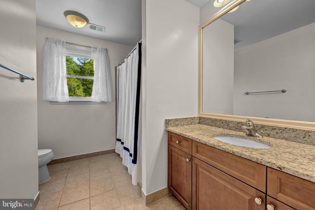 1077 SPRING HILL ROAD