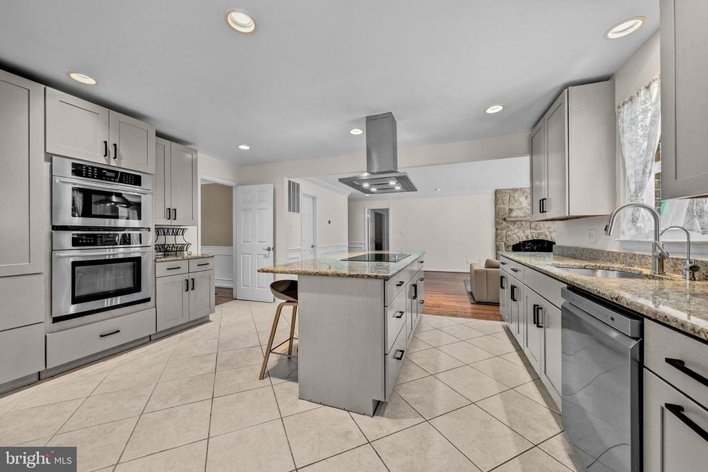 1077 SPRING HILL ROAD