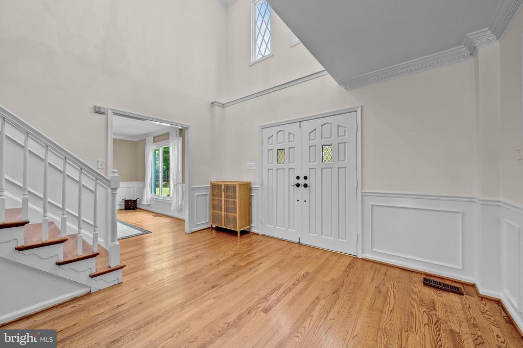 1077 SPRING HILL ROAD