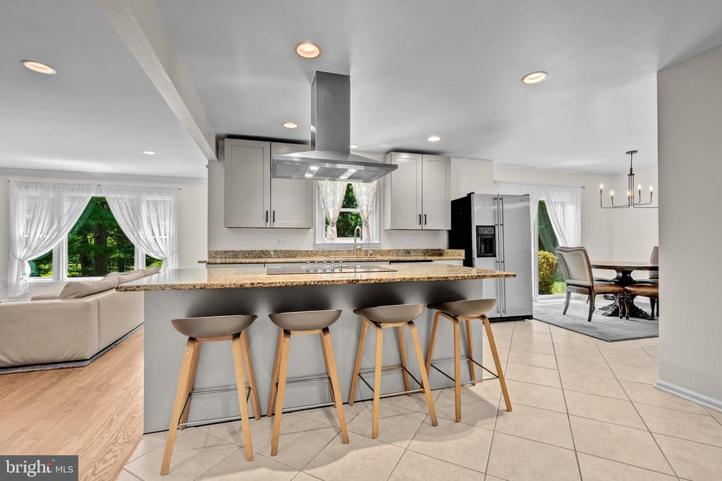 1077 SPRING HILL ROAD