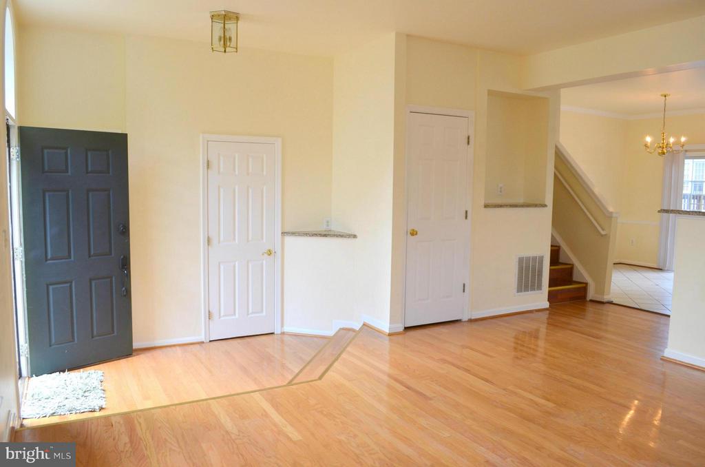 6863 DRIFTON COURT