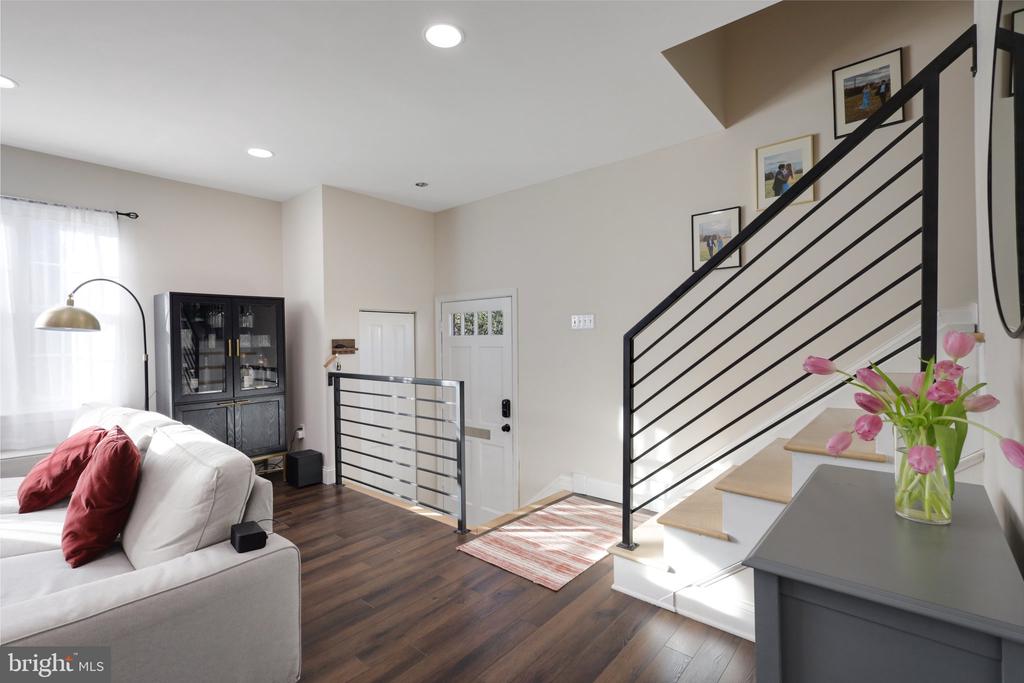 3290 APPLEGATE COURT
