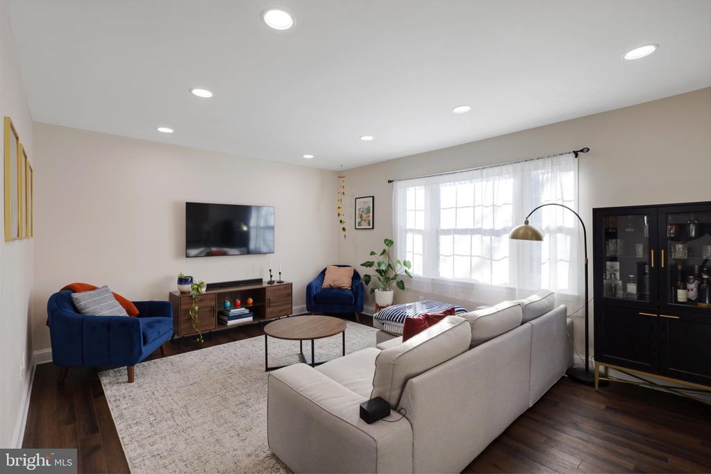 3290 APPLEGATE COURT