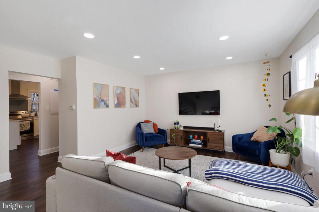 3290 APPLEGATE COURT