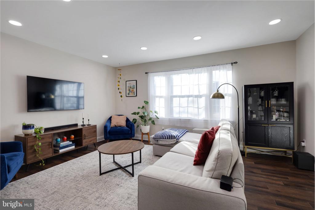 3290 APPLEGATE COURT