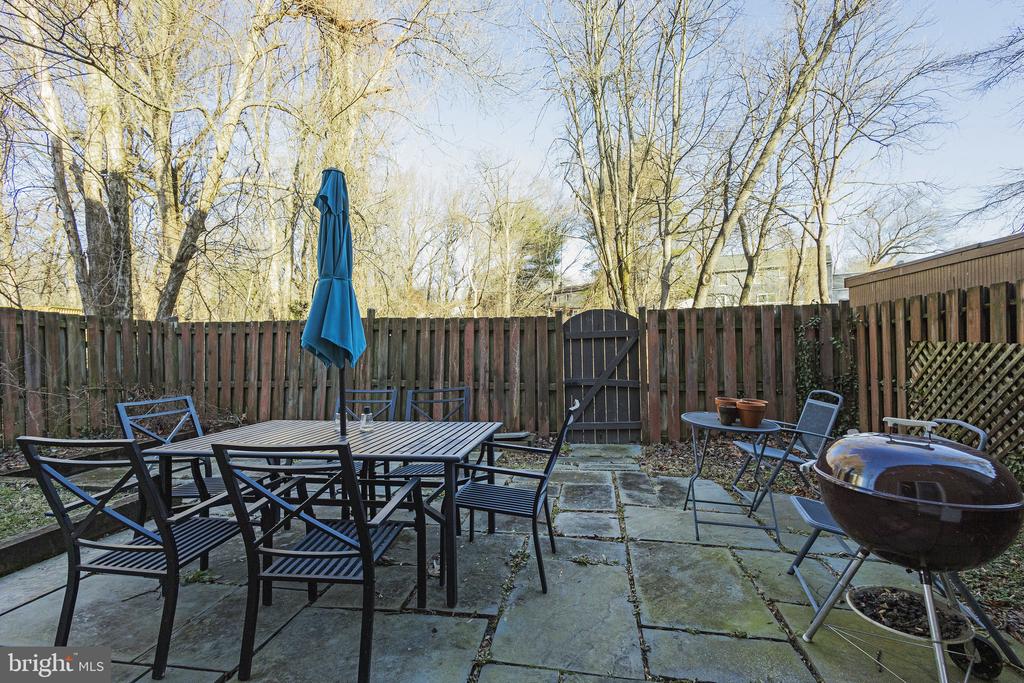 3290 APPLEGATE COURT