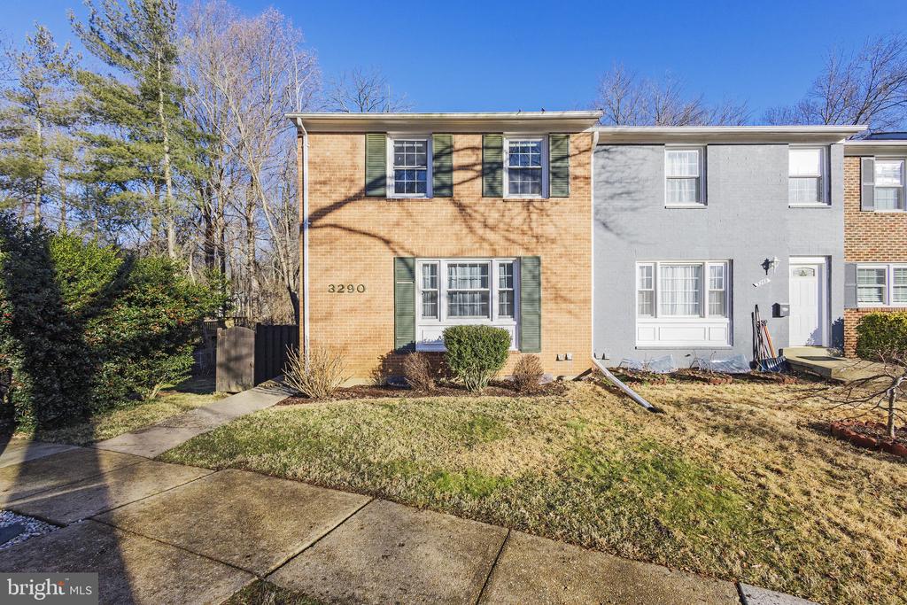 3290 APPLEGATE COURT