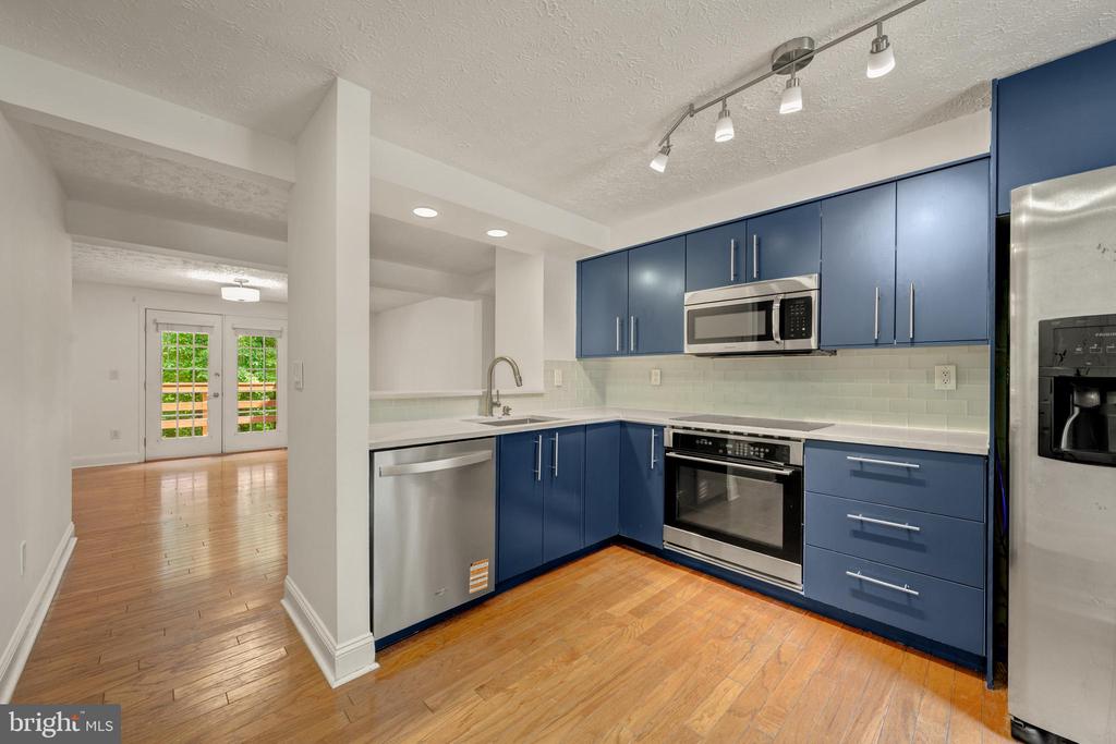 1931 BELMONT RIDGE COURT