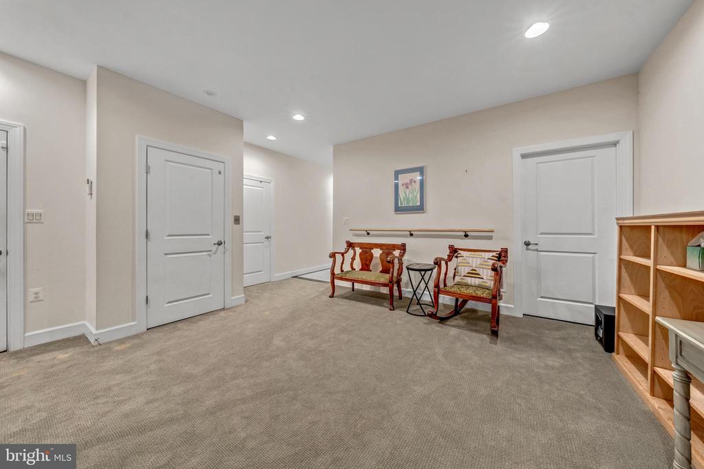 5951 CLAPTON COURT