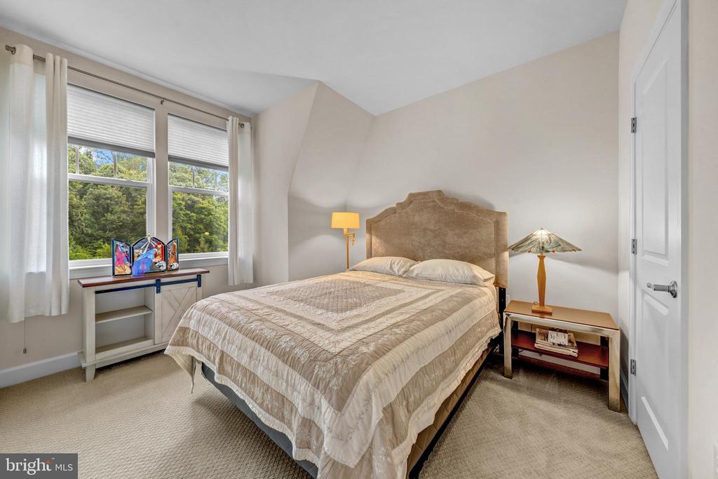 5951 CLAPTON COURT