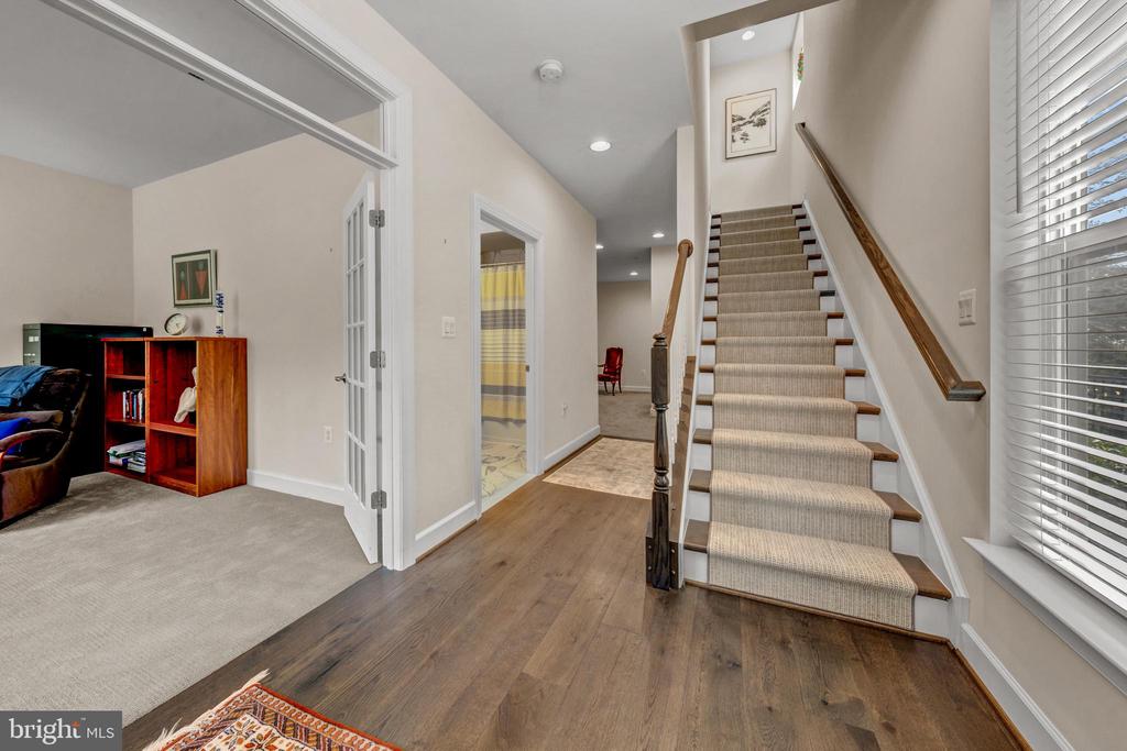 5951 CLAPTON COURT
