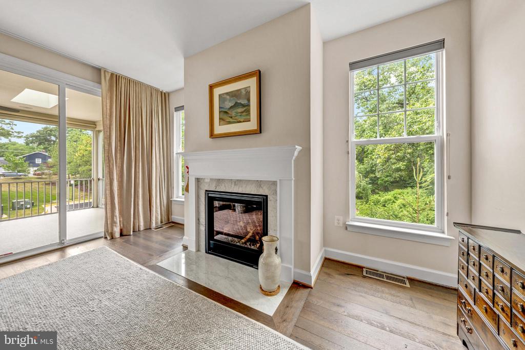 5951 CLAPTON COURT