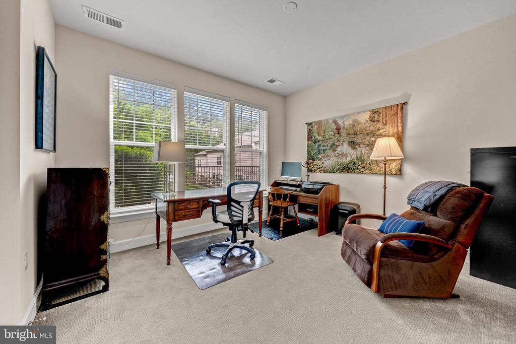 5951 CLAPTON COURT
