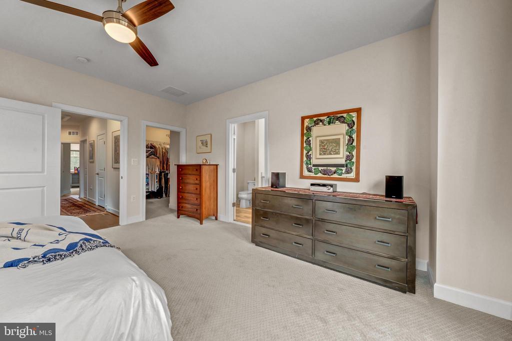 5951 CLAPTON COURT