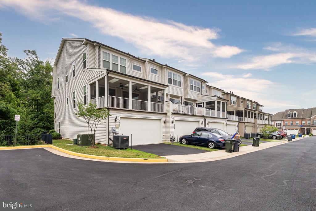 5951 CLAPTON COURT