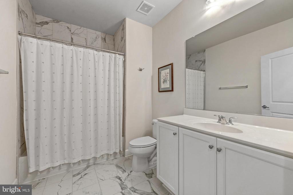 5951 CLAPTON COURT