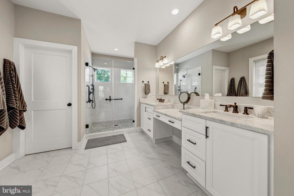 2998 BEECHWOOD LANE