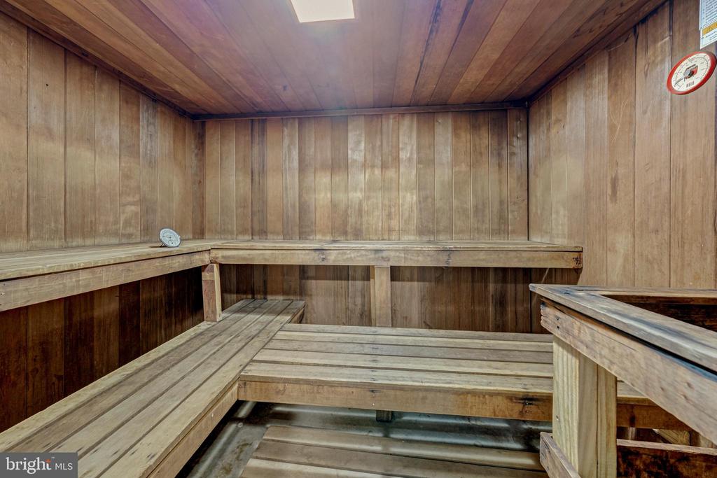 6800 FLEETWOOD ROAD Unit: 313