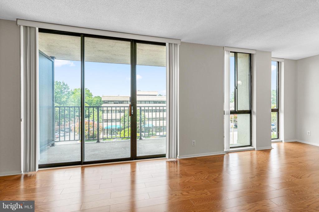 6800 FLEETWOOD ROAD Unit: 313