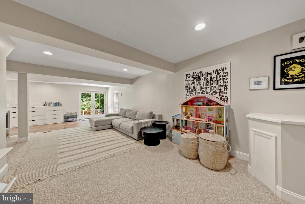 1565 OLD EATON LANE