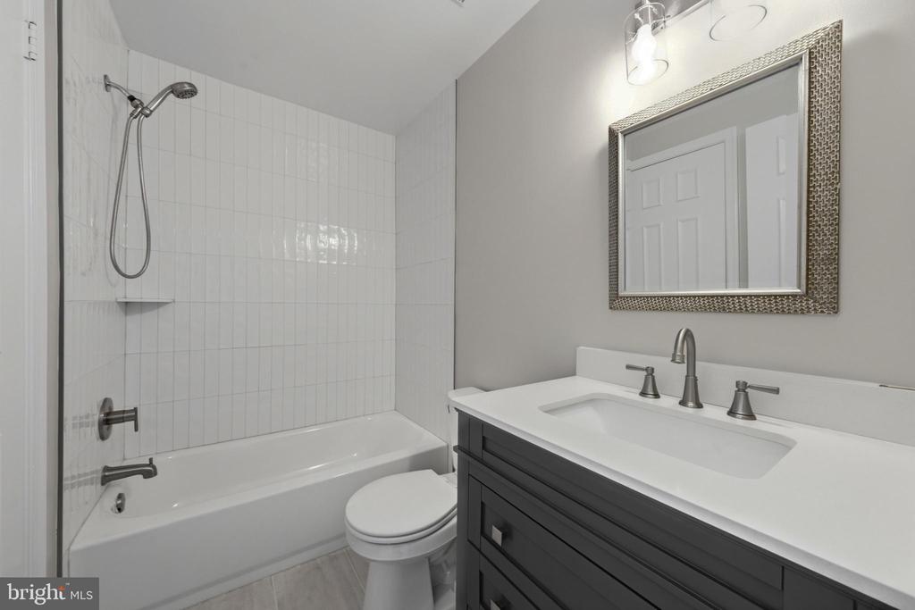 10198 ASHBROOKE COURT Unit: 125