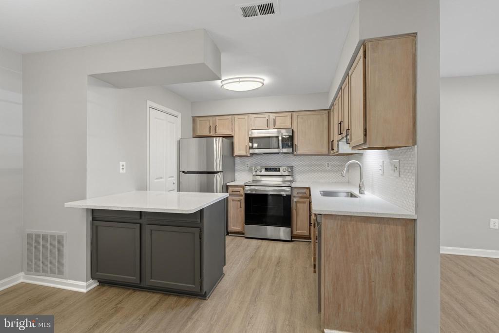 10198 ASHBROOKE COURT Unit: 125