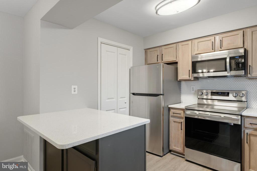 10198 ASHBROOKE COURT Unit: 125