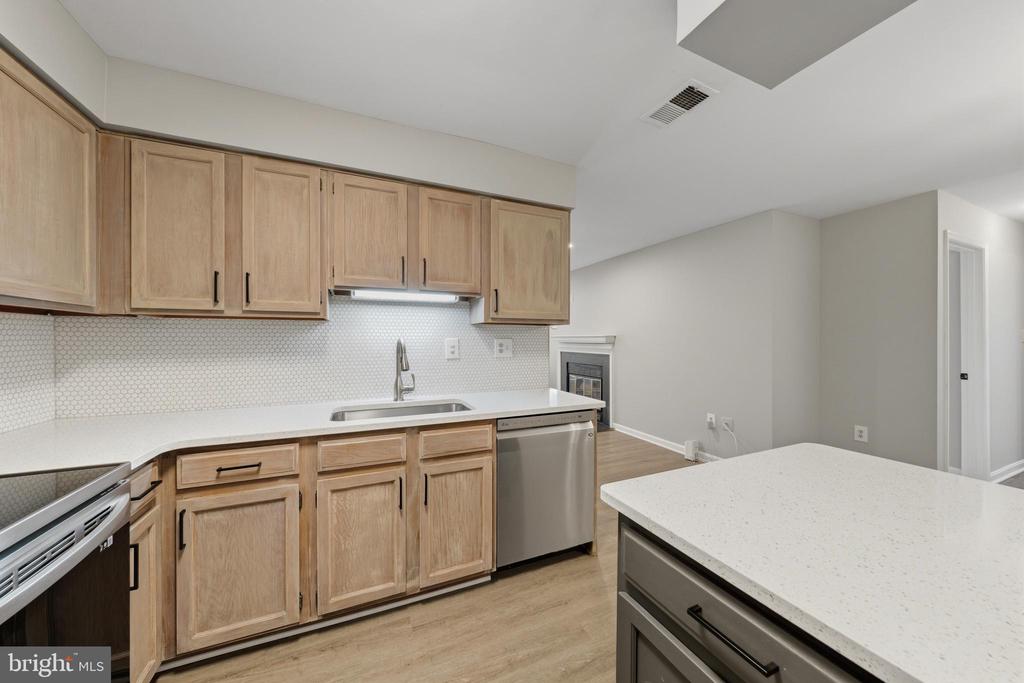 10198 ASHBROOKE COURT Unit: 125