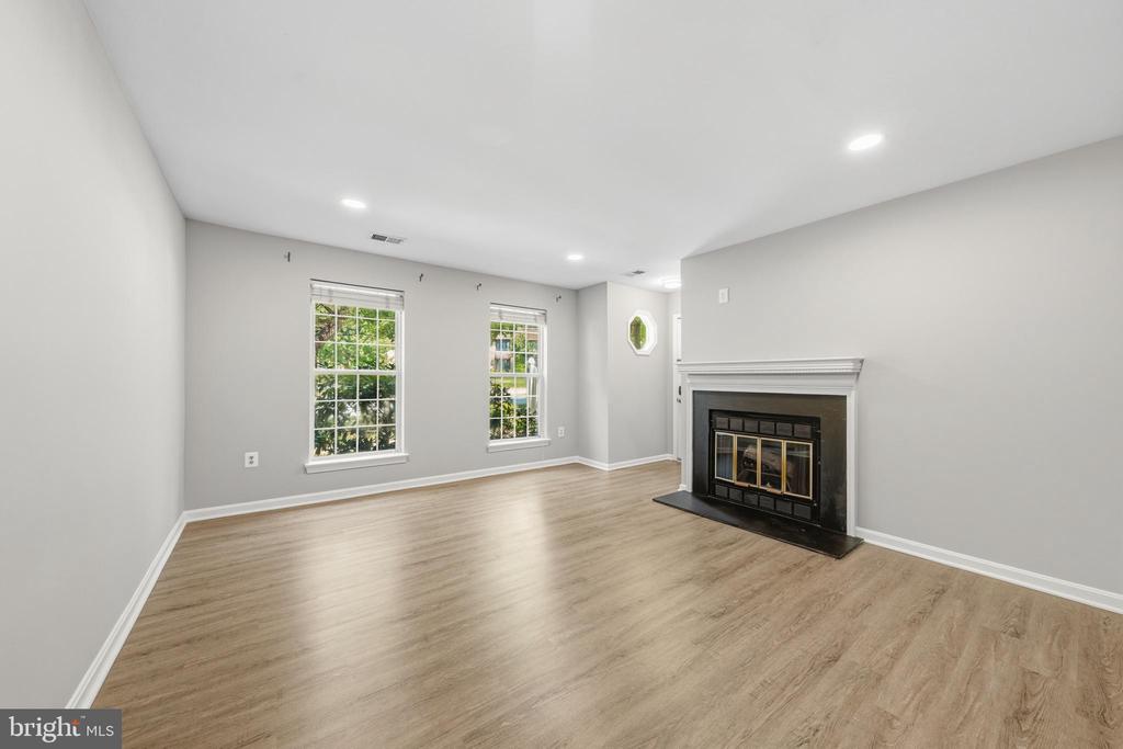 10198 ASHBROOKE COURT Unit: 125