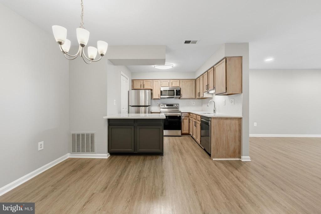 10198 ASHBROOKE COURT Unit: 125
