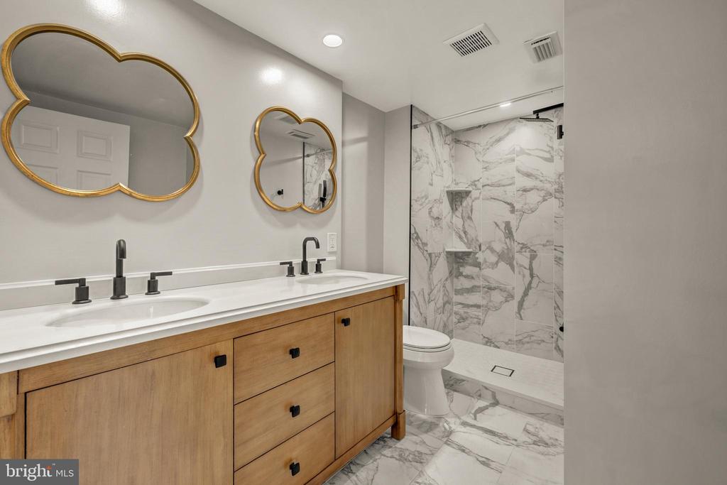 2045 ROYAL FERN COURT Unit: 41/11C