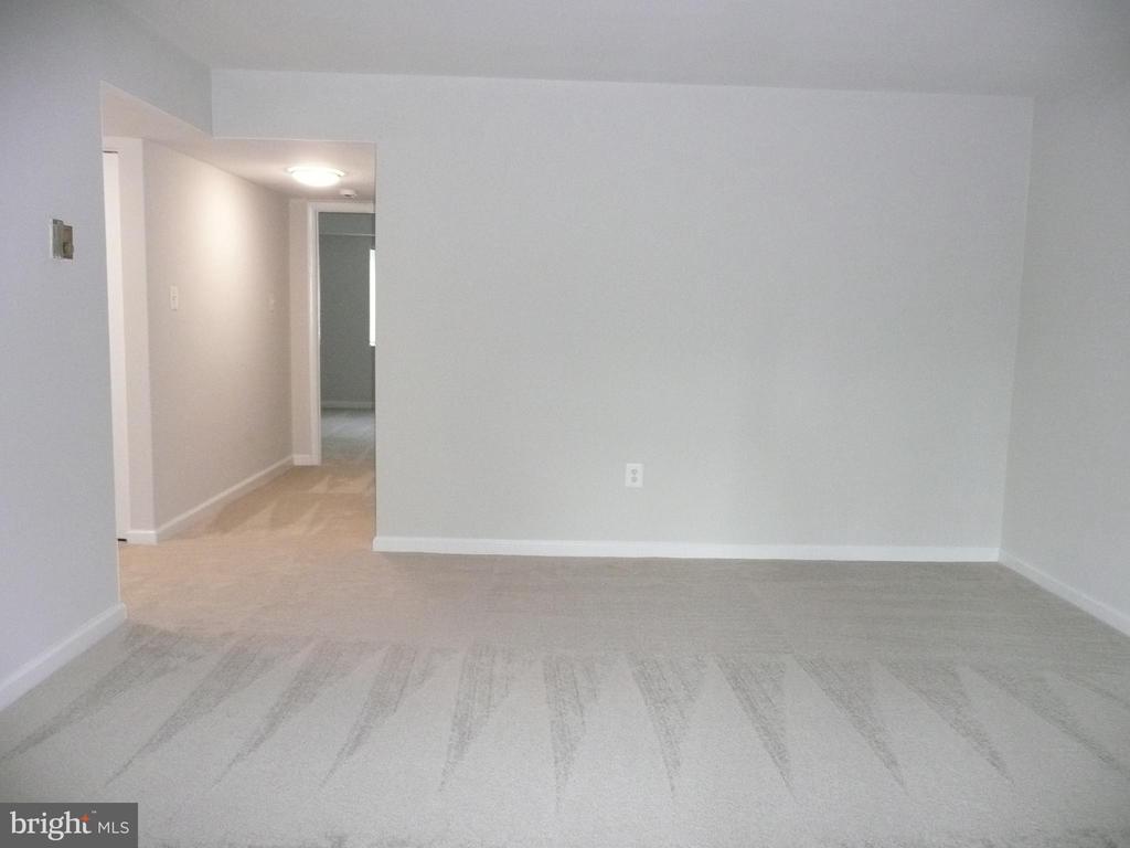 1520 NORTHGATE SQUARE Unit: 11B