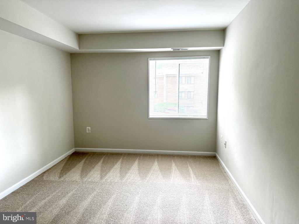 1520 NORTHGATE SQUARE Unit: 11B