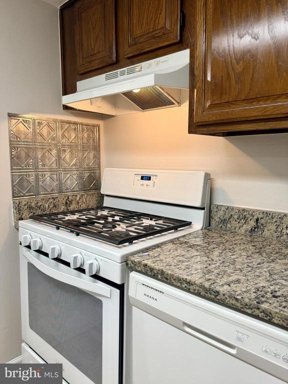 1520 NORTHGATE SQUARE Unit: 11B