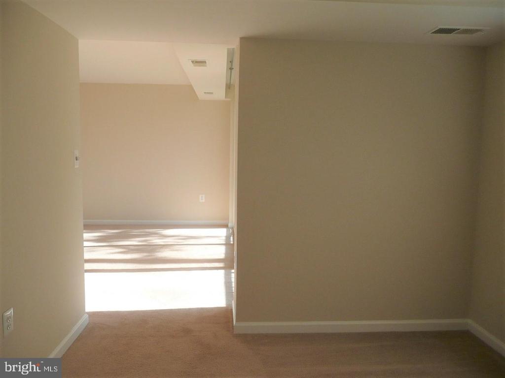 1520 NORTHGATE SQUARE Unit: 11B