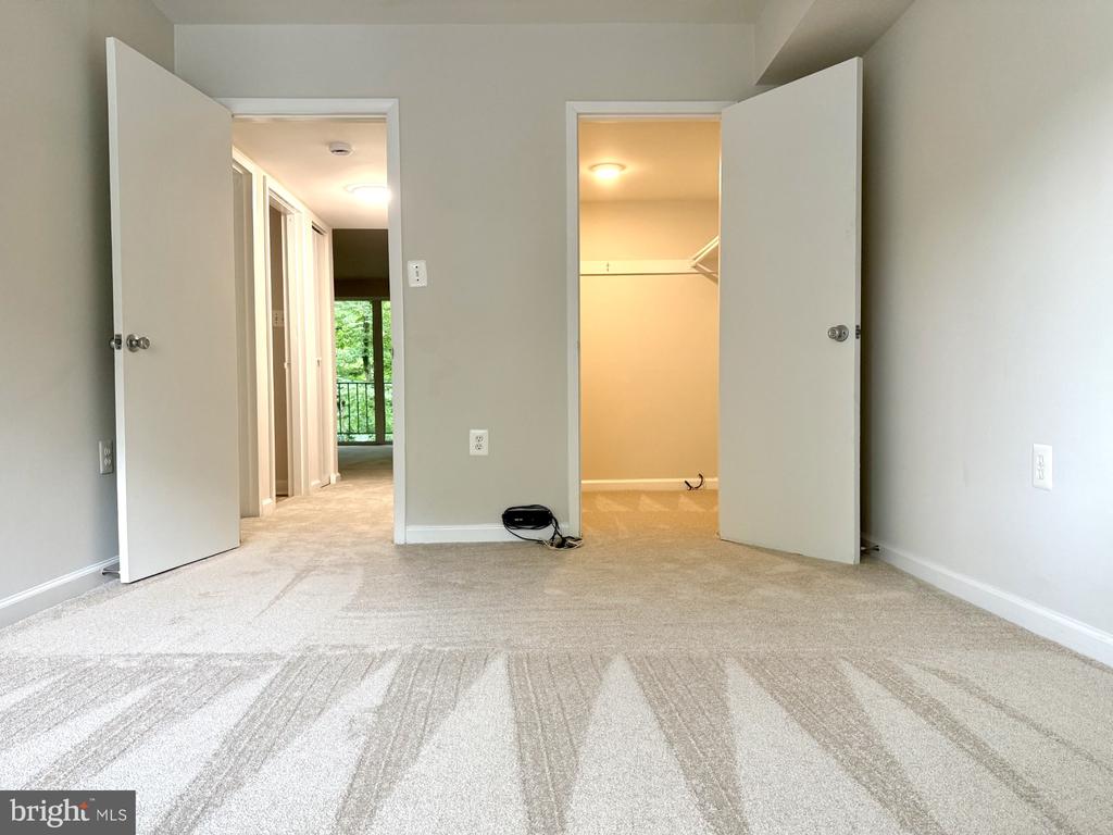 1520 NORTHGATE SQUARE Unit: 11B