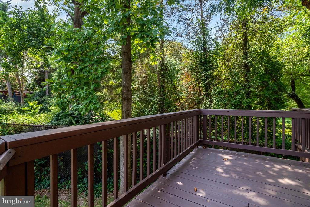 5910 EDGEHILL DRIVE
